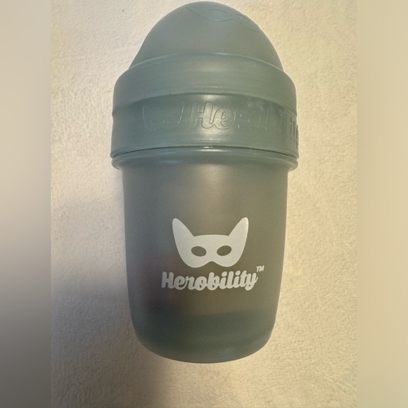 NWT 8 Baby Bottles And a Pack of 10 Breast Milk Storage Bags - Picture 9 of 15